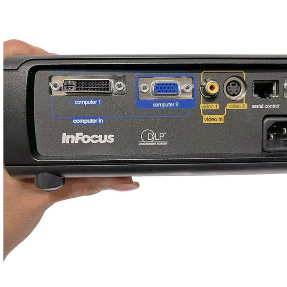 InFocus IN32 DLP LCD Projector with Carry Case - Picture 5 of 15